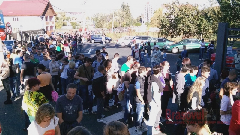 coada-de-jumatate-de-kilometru-la-zoo-noua-galerie-foto