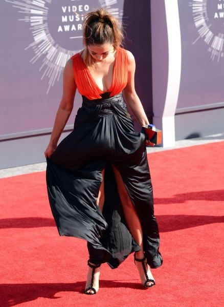 greu-cu-rochia-pe-podium-dar-si-ce-se-vede-