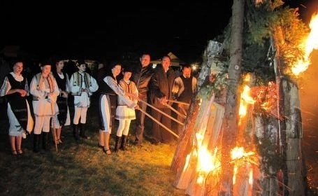 hai-la-focu-lui-sumedru-(1)