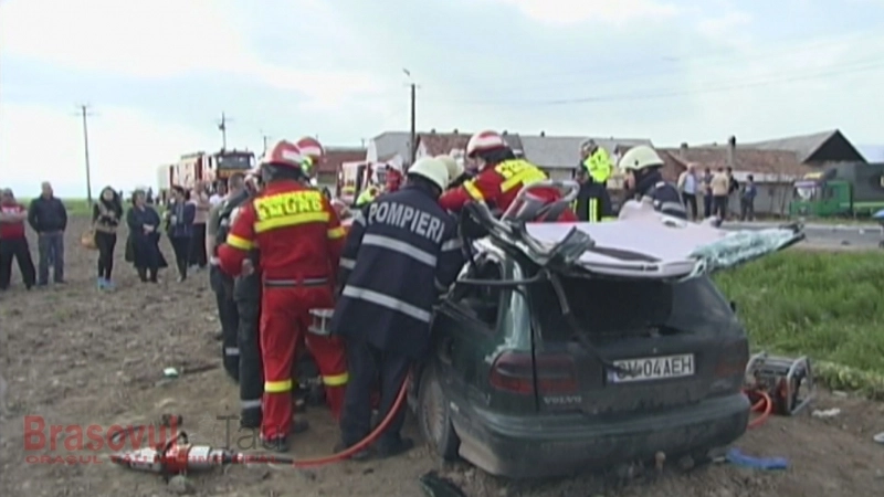 imagini-cutremuratoare-de-la-accidentul-din-prejmer-descarcerarea-a-durat-40-de-minute-video