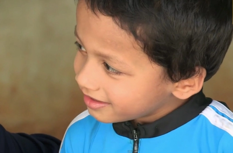 incredibil-acest-copil-de-6-ani-a-stabilit-un-record-mondial-video