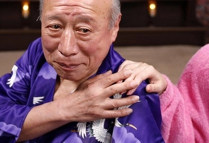 la-80-de-ani-bunicutul-porno-inca-lucreaza