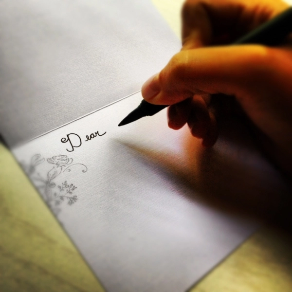 mesaj-emotionant-de-la-politistii-britanici-pentru-un-barbat-gasit-beat-crita-pe-strada