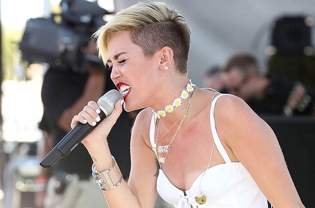 miley-cyrus-spitalizata-de-urgenta