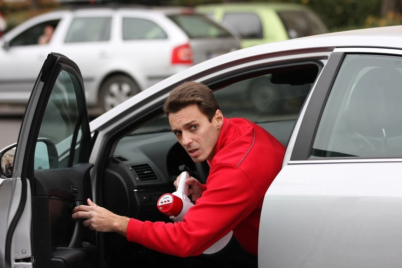 mircea-badea-la-injurat-pe-traian-basescu-la-semafor