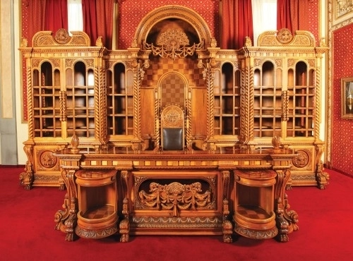 mobilierul-de-birou-al-lui-ceusescu-sa-vandut-la-o-licitatie-vezi-cu-cat