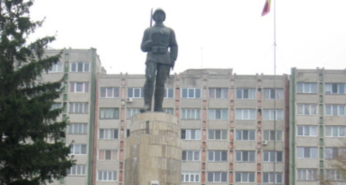 monument-neterminat-