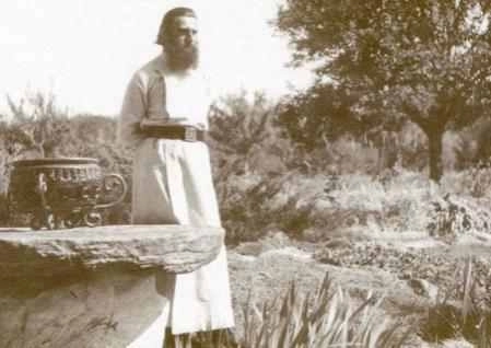 nicolae-ceausescu-la-vizitat-pe-arsenie-boca-in-secret-vezi-de-ce