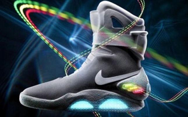 nike-lanseaza-pe-piata-sireturile-care-se-leaga-singure