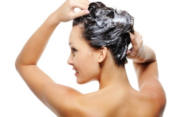 nu-sa-spalat-pe-cap-cu-sampon-timp-de-sase-luni-cum-arata-femeia-acum-