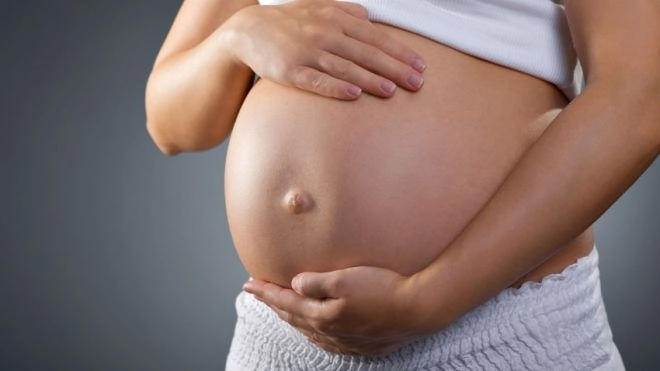 o-gravida-a-intrat-in-travaliu-la-starea-civila