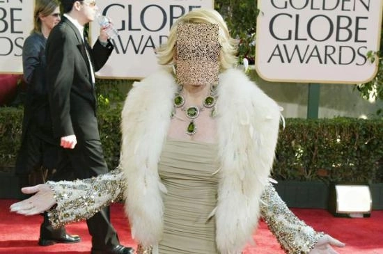 o-mare-actrita-intre-viata-si-moarte-conectata-la-aparate