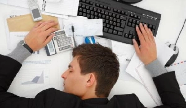 oboseala-inexplicabila-iata-4-cauze-posibile