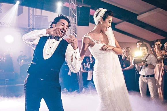 pepe-face-ravagii-la-nunti-cu-piesa-compusa-pentru-sotie