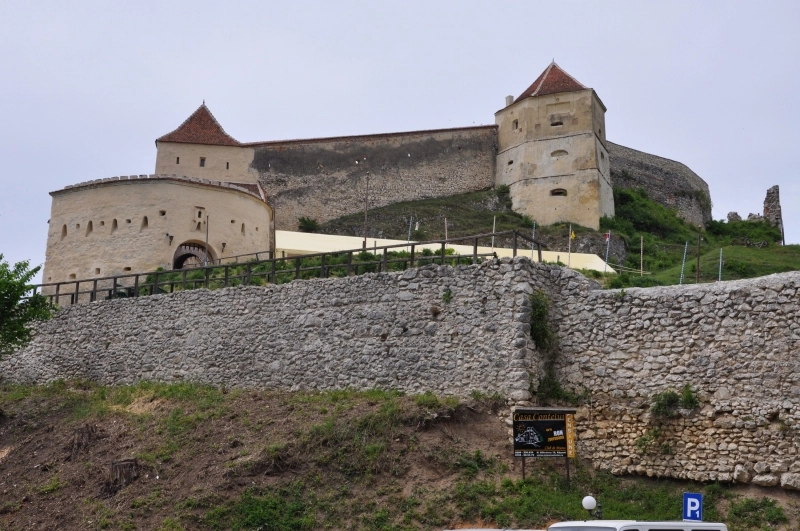 peste-100000-de-turisti-la-cetatea-rasnov