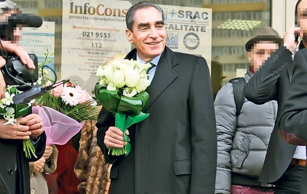 petre-roman-sa-ascuns-de-mioara-la-cununia-oanei