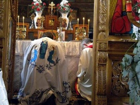 preotul-pulbere-sia-facut-pulbere-sotia-si-copilul-in-bataie