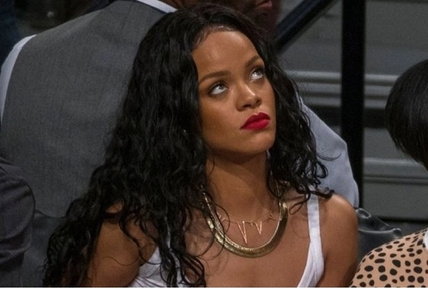 rihanna-fara-sutien-la-un-meci-din-nba