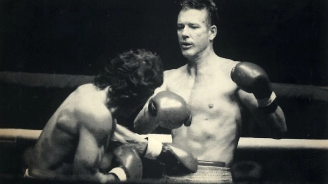 rourke-in-ring-la-62-de-ani