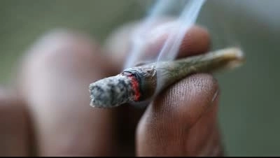 sa-lansat-prima-tigara-marijuana-electrica-din-lume