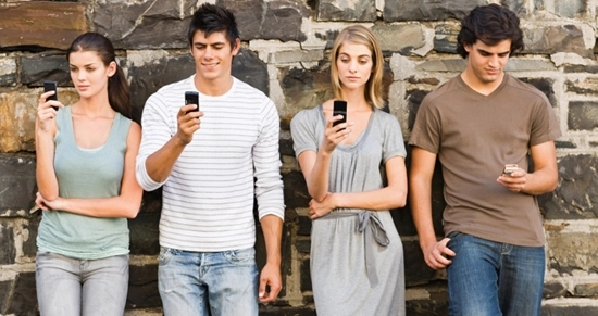 smartphonurile-creeaza-dependenta