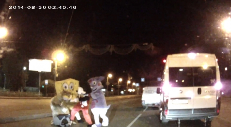 sofer-din-rusia-agresat-de-personaje-din-desenele-animate-video