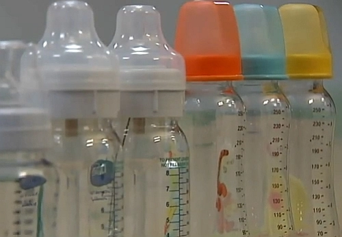 somnifer-rusesc-biberon-cu-vodca-si-lapte-