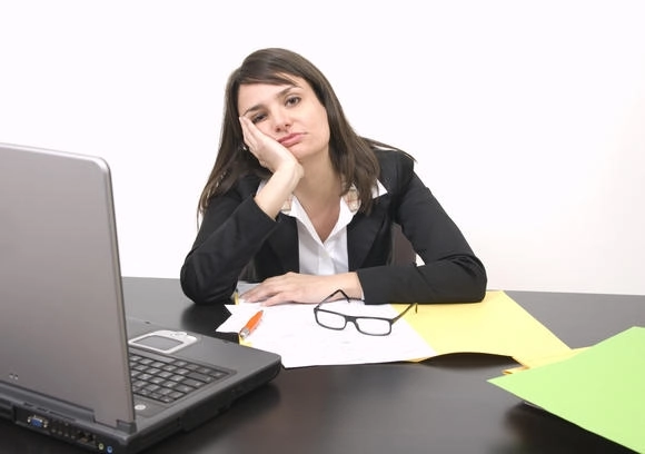 stai-multe-ore-pe-scaun-zilnic-iata-la-ce-riscuri-majore-te-expui