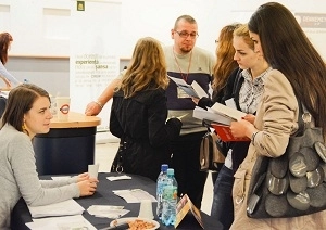 targul-de-cariere-ajunge-la-brasov-(1)