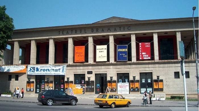 teatrul-dramatic-sistem-special-de-iluminat-arhitectural-cu-led