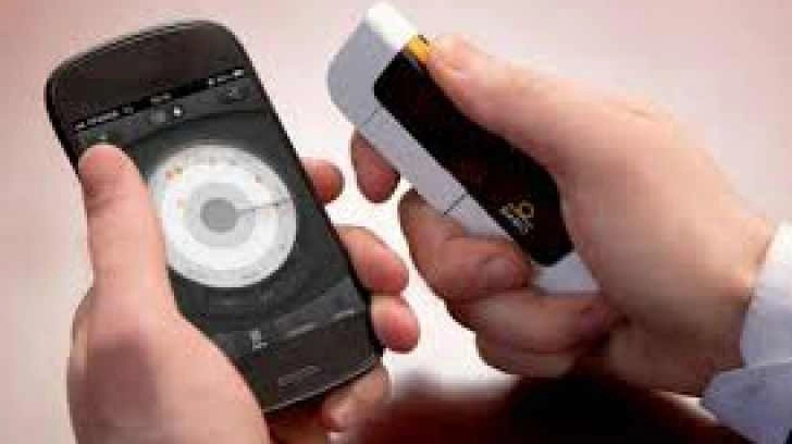 telefonul-mobil-care-monitorizeaza-glicemia