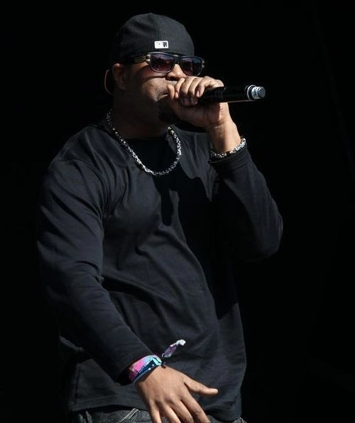 un-rapper-sia-taiat-penisul-si-sa-aruncat-de-la-balcon-afla-de-ce