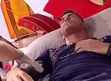 unui-cunoscut-prezentator-tv-i-sa-facut-rau-in-direct