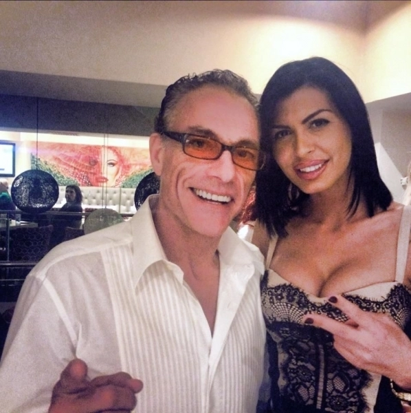 van-damme-sa-fotografiat-cu-madalina-pamfilie