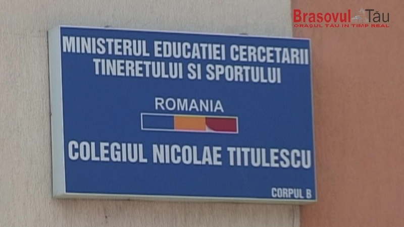 -brasov-elevilor-li-se-preda-la-clasa-homosexualii-sunt-vrednici-de-moarte-video