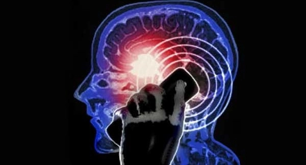 adevarul-despre-cancerul-provocat-de-telefoanele-mobile