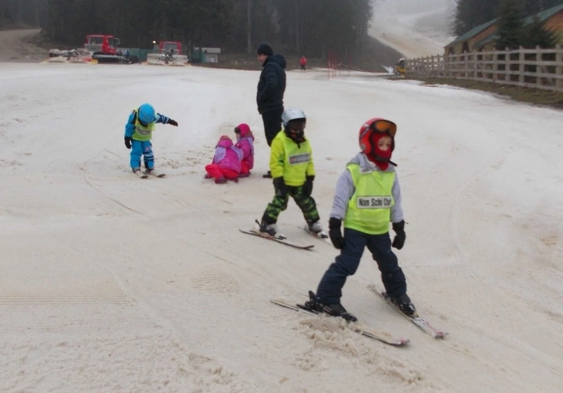 amatorii-de-schi-se-pot-intrece-in-weekend-pe-partia-drumul-rosu