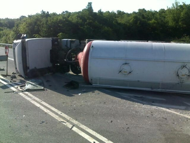 brasov-cisterna-cu-kerosen-rasturnata-pe-dn1-ipoteza-socanta