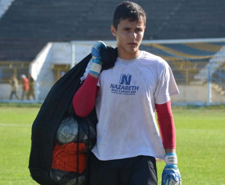 brasovul-isi-ia-goalkeeper-cine-vine-sa-apere-poarta-stegarilor-