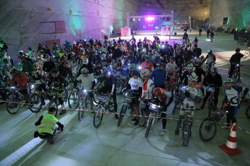 calatorie-spre-centrul-pamantului-pe-bicicleta-(1)