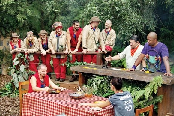 cand-ies-din-jungla-vedetele-ajung-direct-la-psihiatru