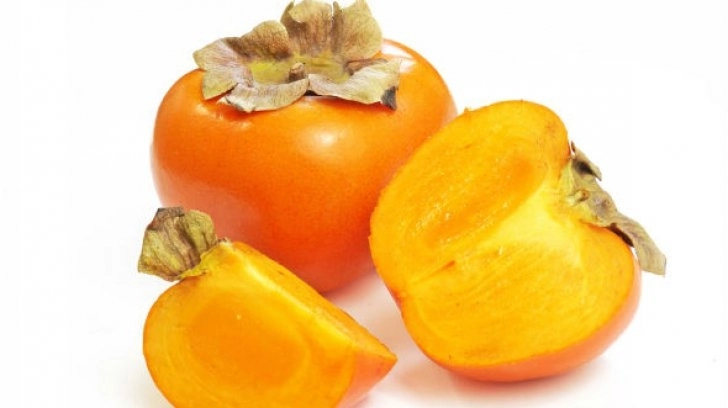 cat-de-gustos-este-kaki-si-de-ce-e-bine-sal-consumam-