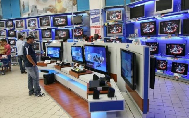 cel-mai-mare-magazin-de-electrocasnice-din-brasov-jefuit-de-2-tineri