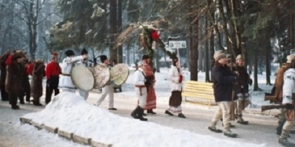 colind-cu-versuri-pornografice-copiii-au-cantat-punei-mana-pe-tate-sa-vezi-ca-nu-face-fite