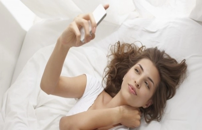 cum-sa-faci-un-selfie-in-care-sa-arati-bine-cateva-reguli-esentiale