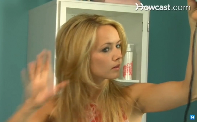 cum-sati-usuci-parul-astfel-incat-sa-obtii-o-coafura-cu-volum