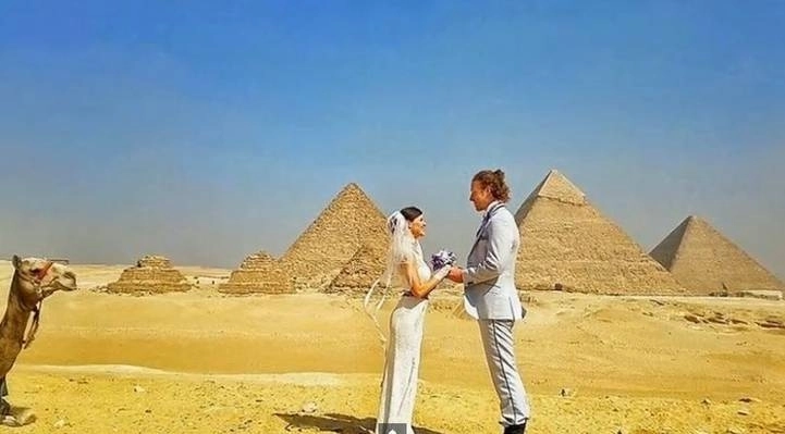 doi-tineri-sau-casatorit-de-38-de-ori-in-83-de-zile-video