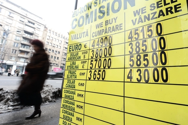 dolarul-a-atins-un-nou-record-si-a-depasit-francul-elvetian