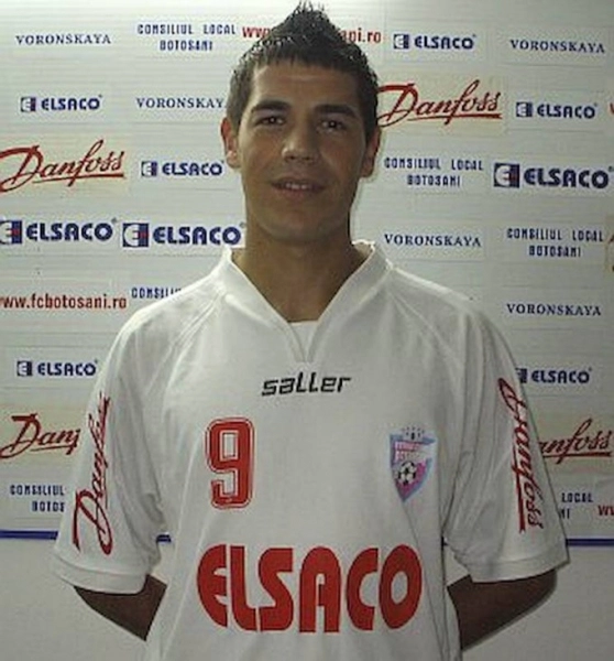 fotbalist-roman-ridicat-de-mascati-este-acuzat-de-infractiuni-informatice