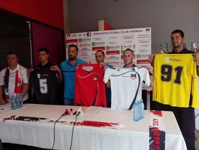 harmanul-sia-prezentat-echipamentul-de-joc-oficialii-echipei-au-facut-si-autocritica